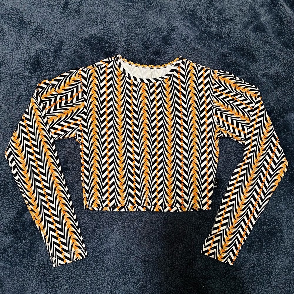 LiCi Fit Tribal Long Sleeve Cropped Top - M